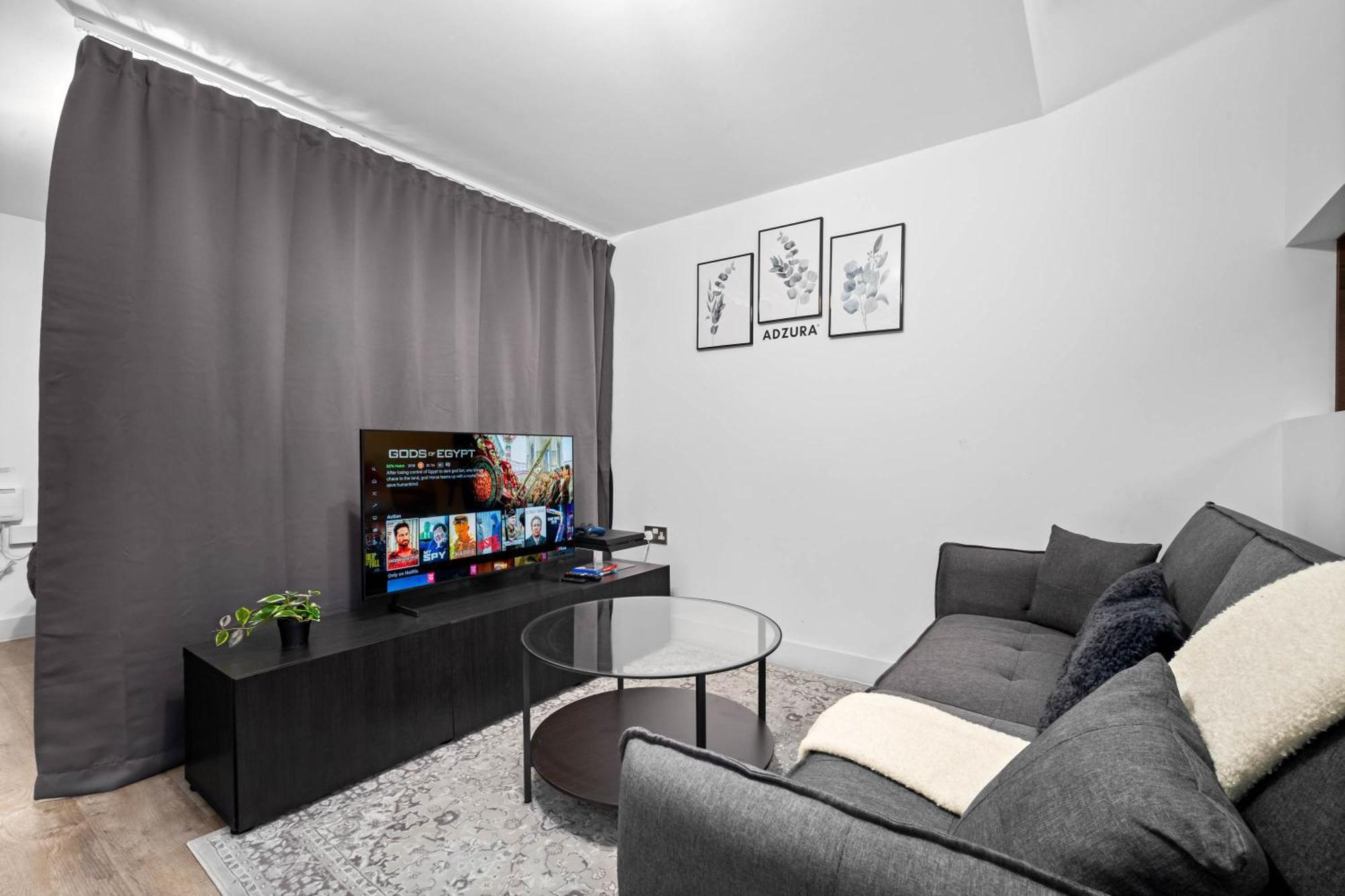 Luxurious 2 Bed City Centre Apt With Extra Sofa Bed - 2 Floors - Ps4 & Hd Smart Tv Apartment *