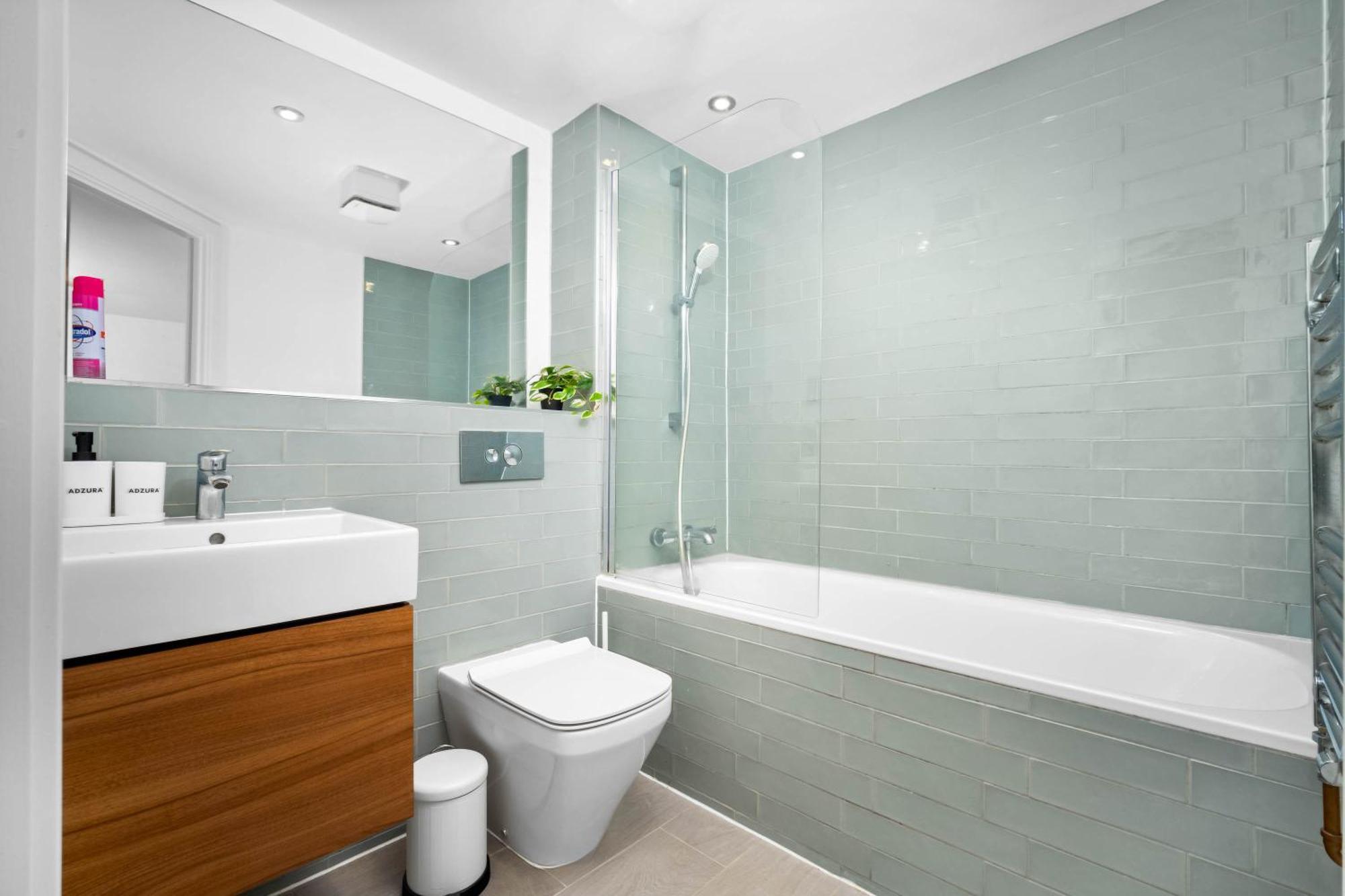 Apartment Luxurious 2 Bed City Centre Apt With Extra Sofa Bed - 2 Floors - Ps4 & Hd Smart Tv *