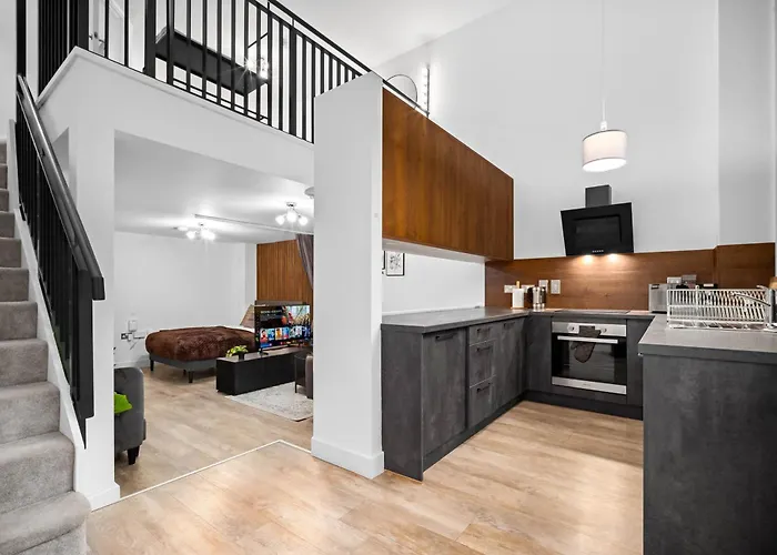 Luxurious 2 Bed City Centre Apt With Extra Sofa Bed - 2 Floors - Ps4 & Hd Smart Tv