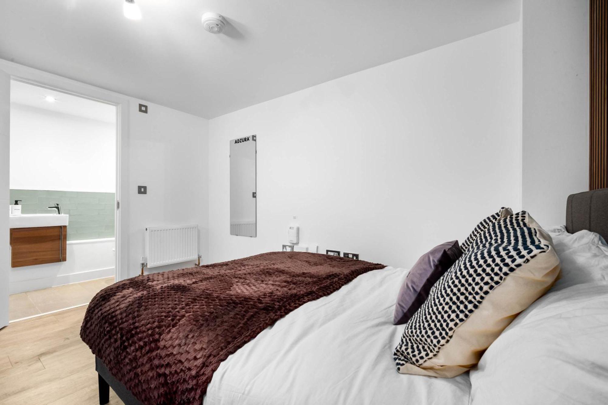 Luxurious 2 Bed City Centre Apt With Extra Sofa Bed - 2 Floors - Ps4 & Hd Smart Tv Apartment